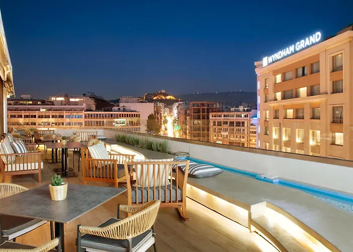 Zeus Essence Wyndham Residence